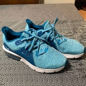 Nike Air Max 6Y or women’s 7.5